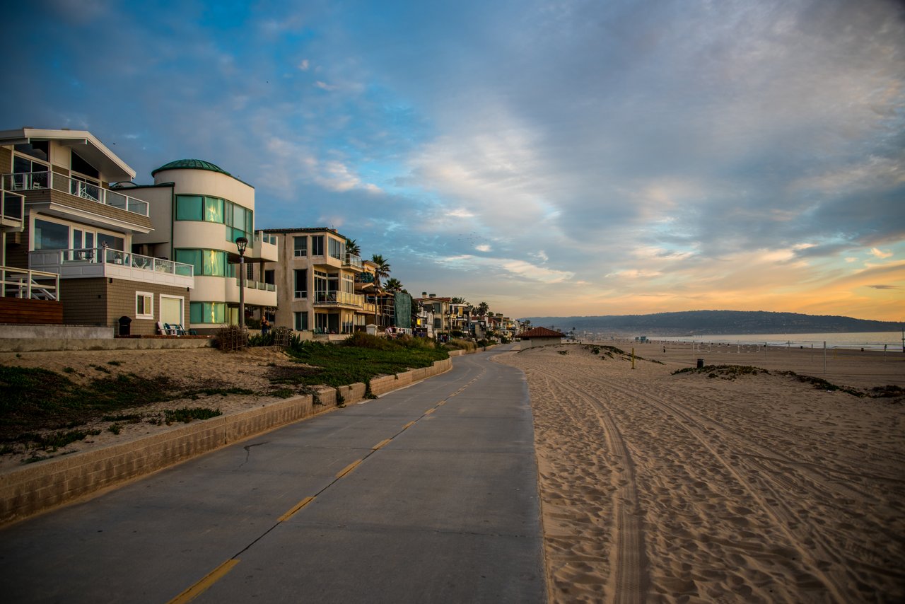 Redondo Beach vs. Manhattan Beach: Which Coastal City Fits Your Lifestyle?