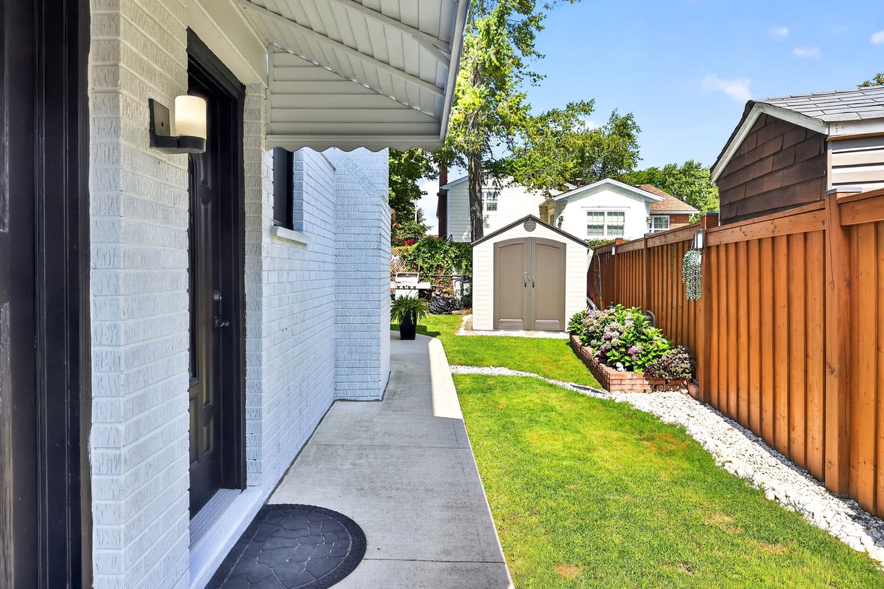 1873 Briarcrook Cres