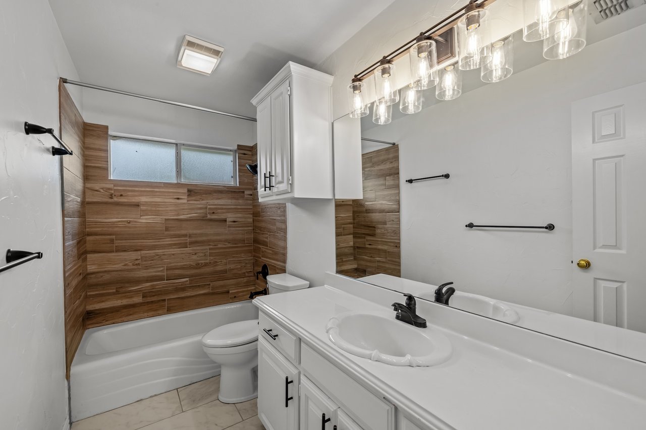 2 Treewood Court