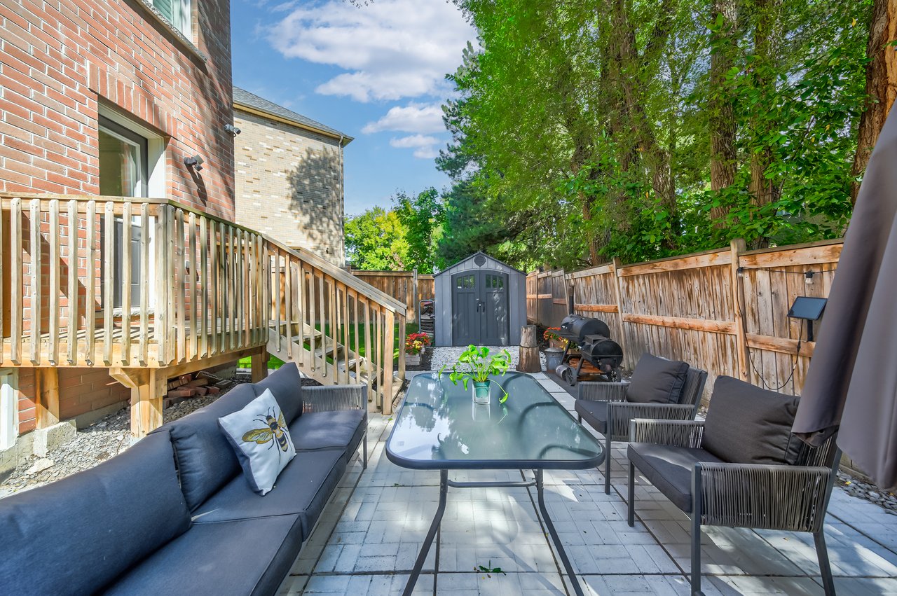 GORGEOUS TOWNHOME