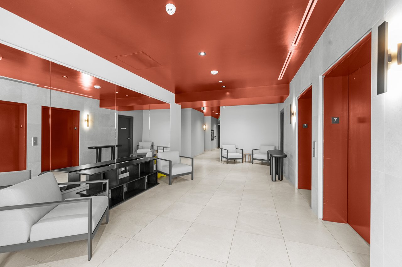 665 Queen Street East Suite 301