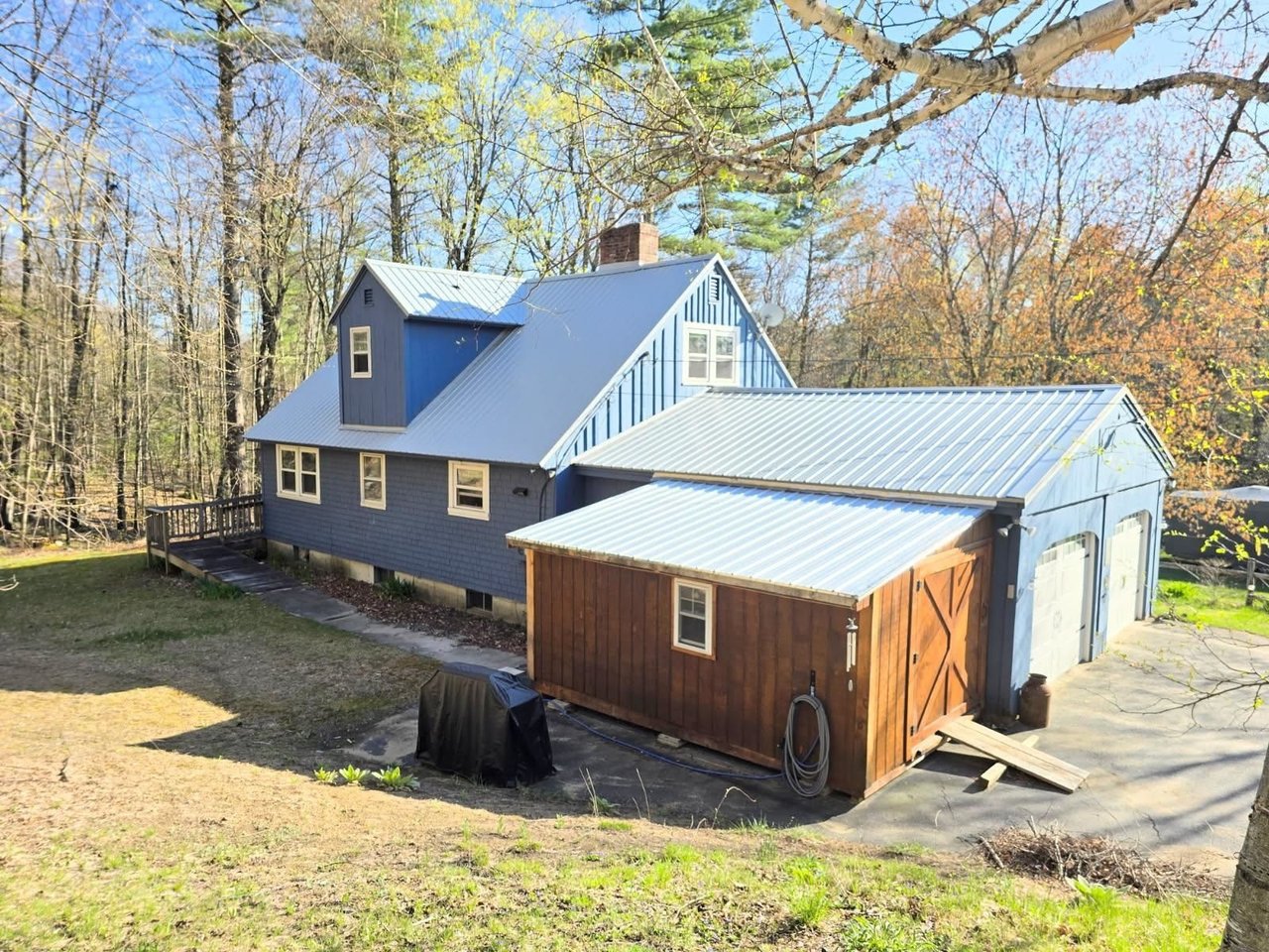 8 Houghton Ln