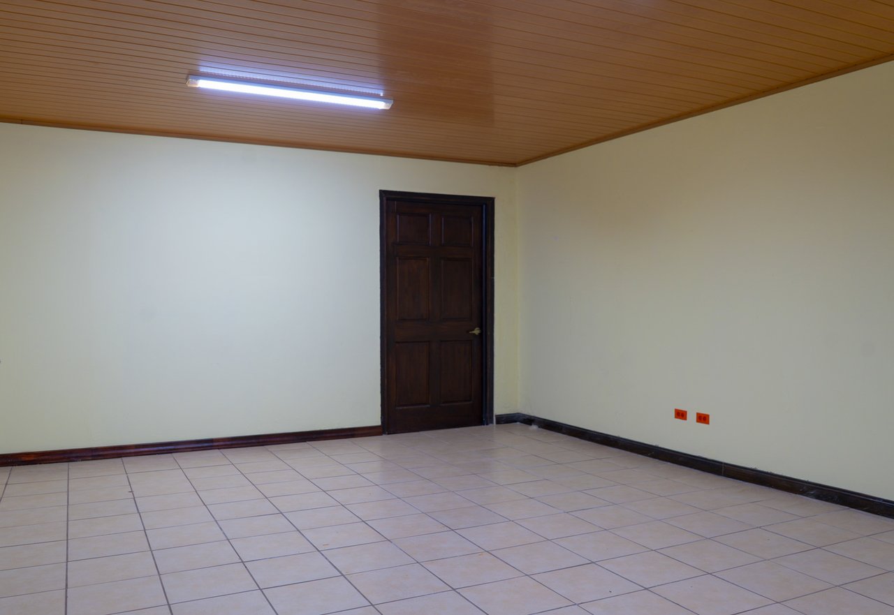 Ready for operations | Office building in downtown San Isidro