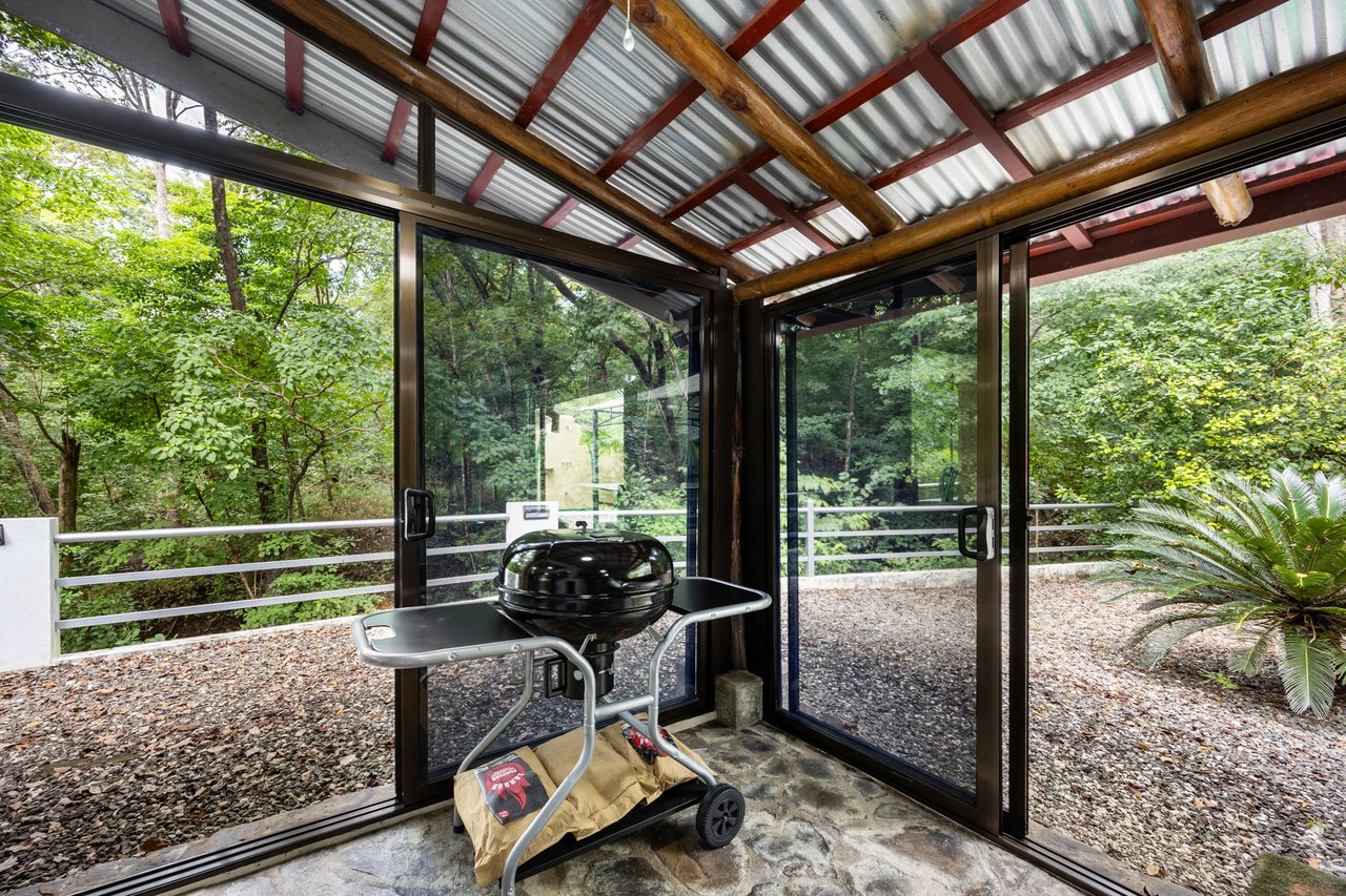 Casa Brillante & Casita Cinco Playas | Modern Home with Guest Casita, Pool & Mountain Views in Huacas