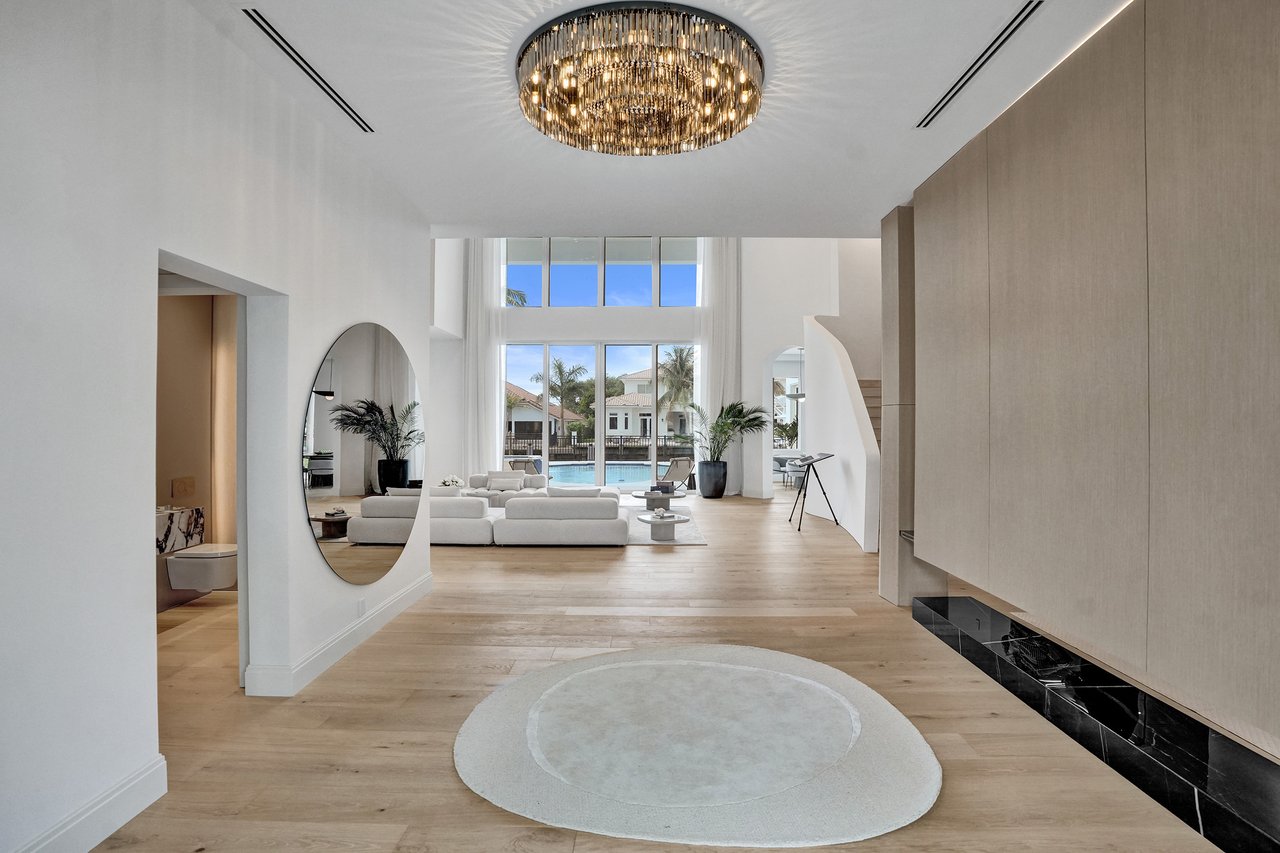 30  S Compass Dr