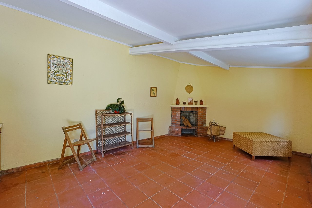 Exclusive Family Villa with Expansive Gardens Near Sintra’s UNESCO Heritage Centre