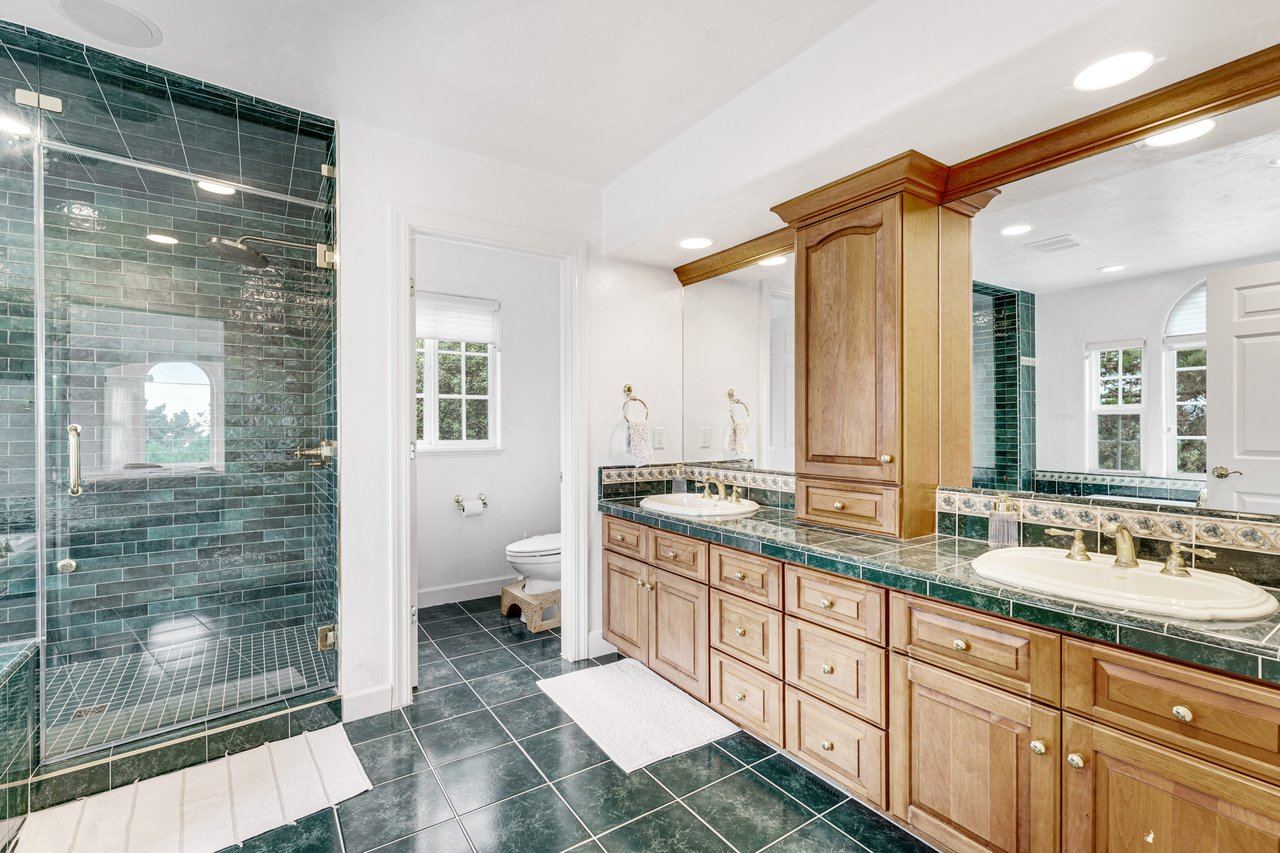 1 Overlook Pl, Monterey