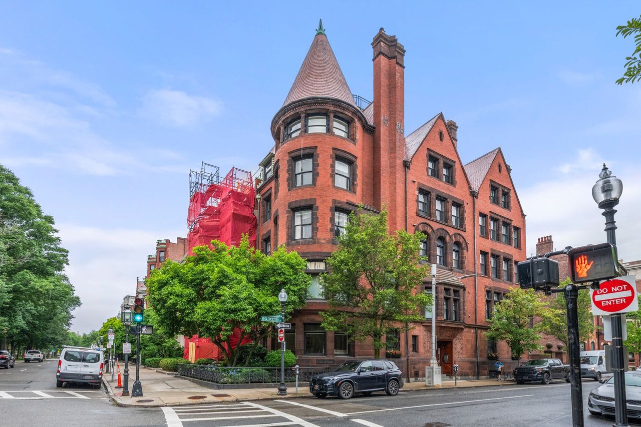 20 Gloucester St #3