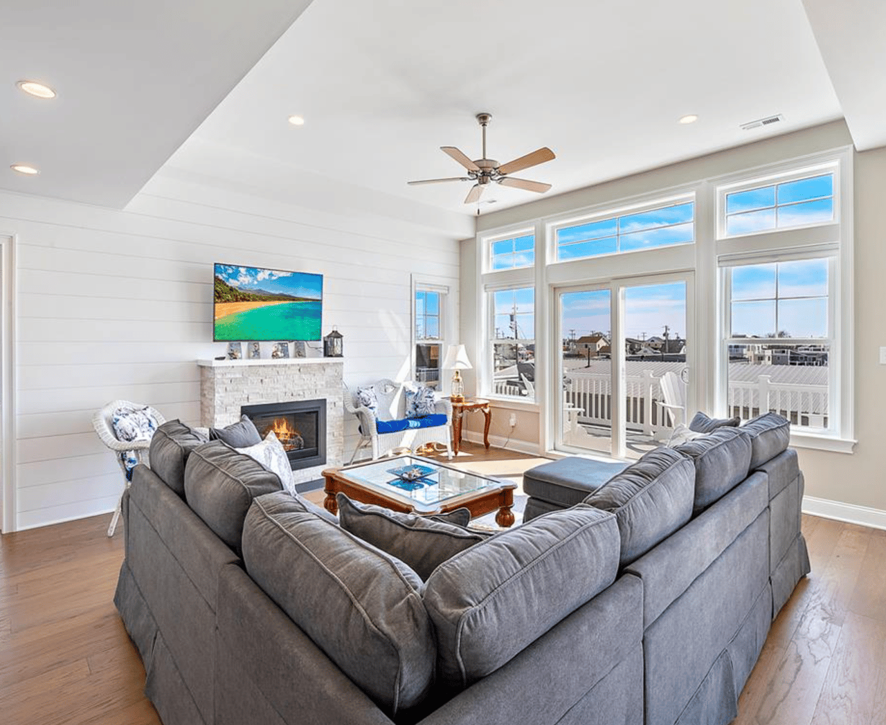 24 W Winifred Avenue, Beach Haven Crest