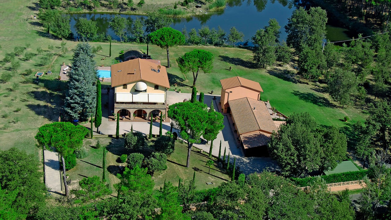 VILLA DI MEZZO