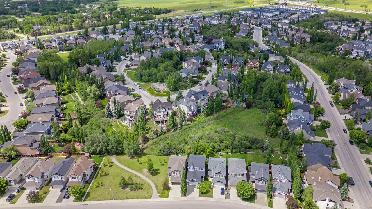 35 Tusslewood Drive NW