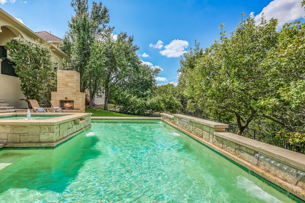 1812 Chalk Rock Cove