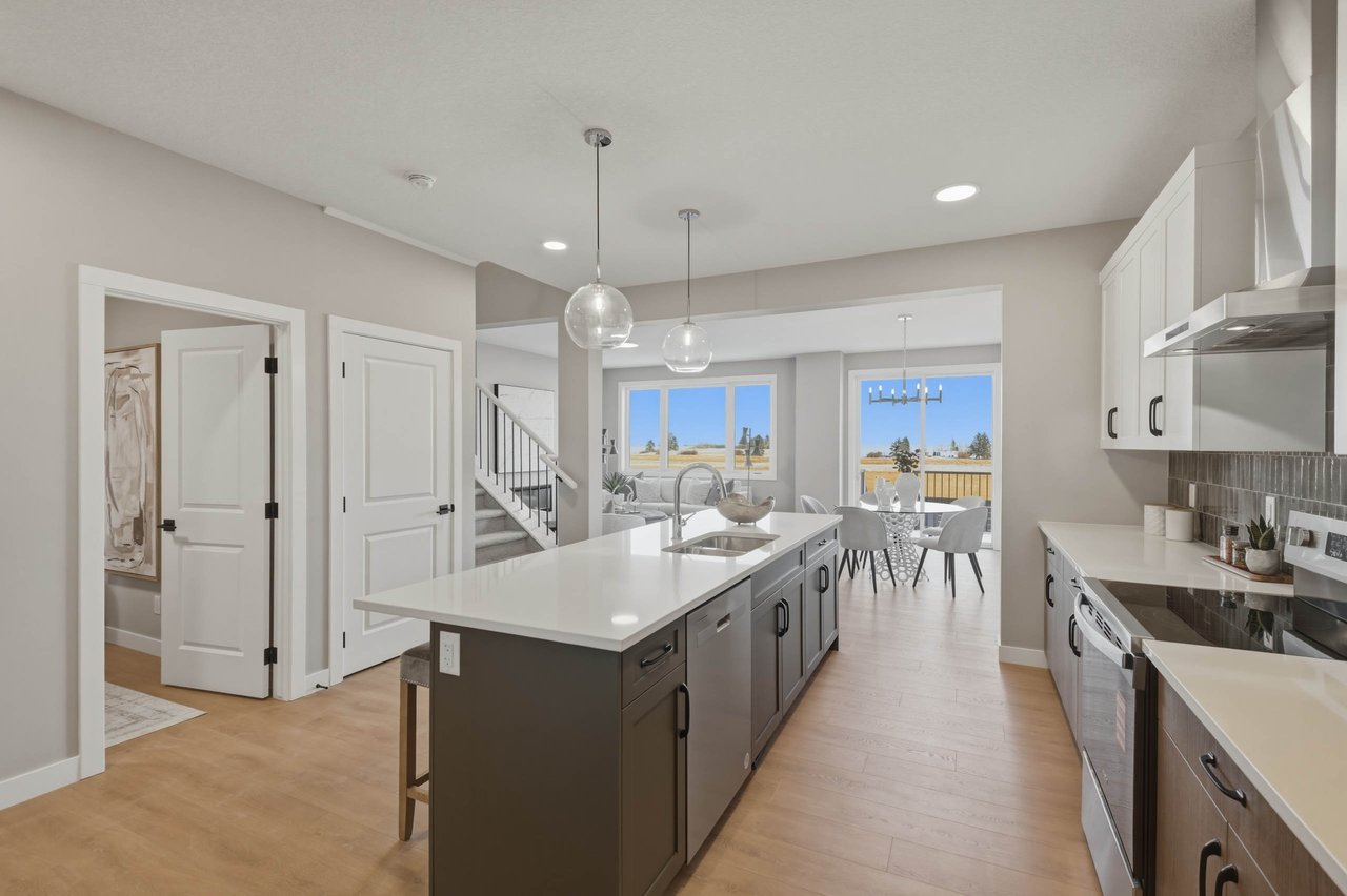 135 Belvedere Crescent SE