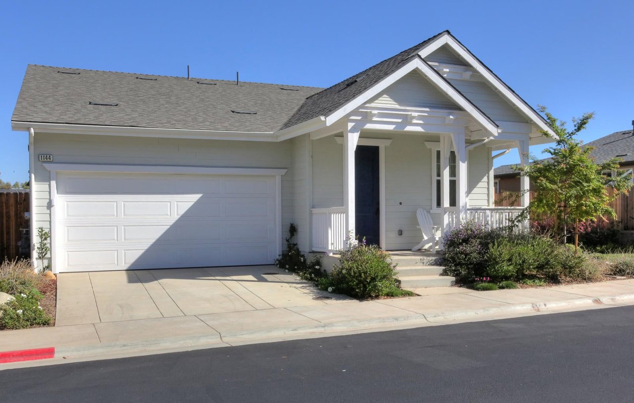 1144 Calle Lagunitas