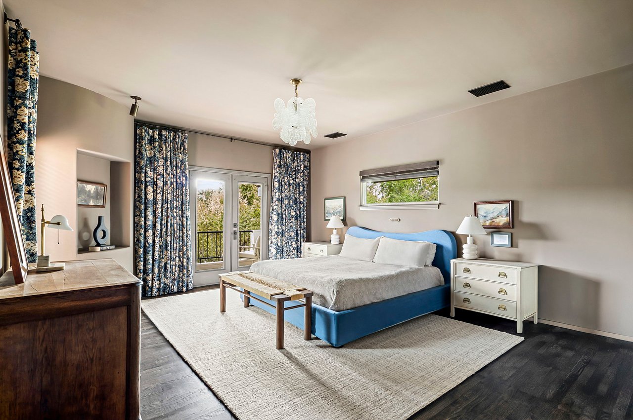 Vista Sereno :  A Modern, Spanish Colonial Retreat