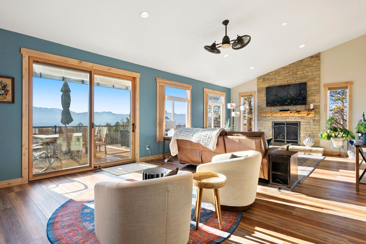 4255 Arrowhead Drive