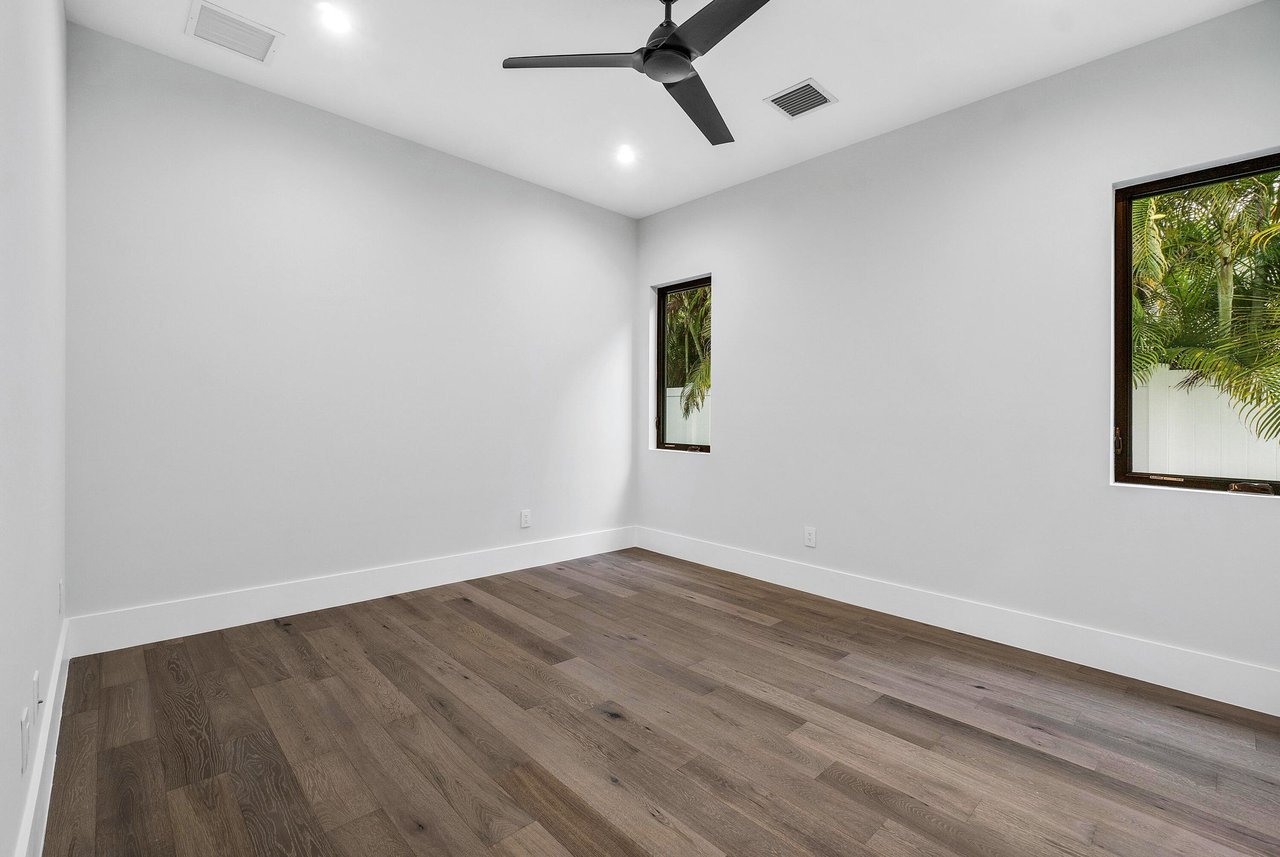 17 NW 15th St