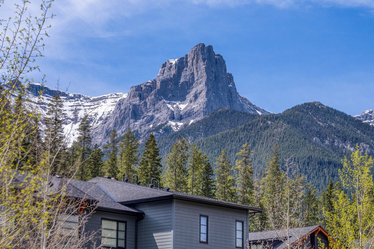 106 Stewart Creek Landing Unit: 111