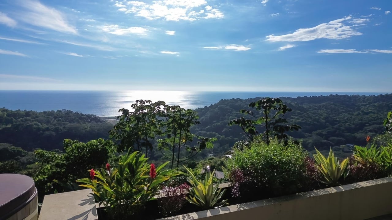 Ocean View Tropical Home, Dominical, Puntarenas