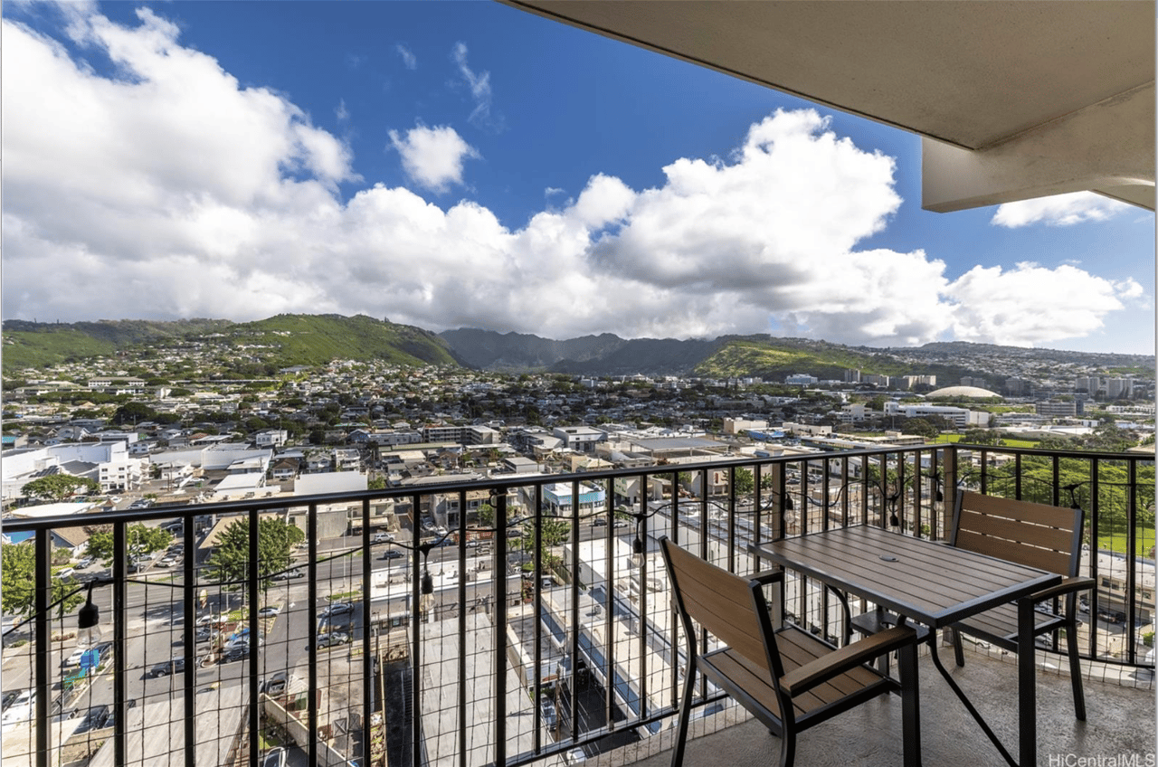McCully Villa | Mo'ili'ili