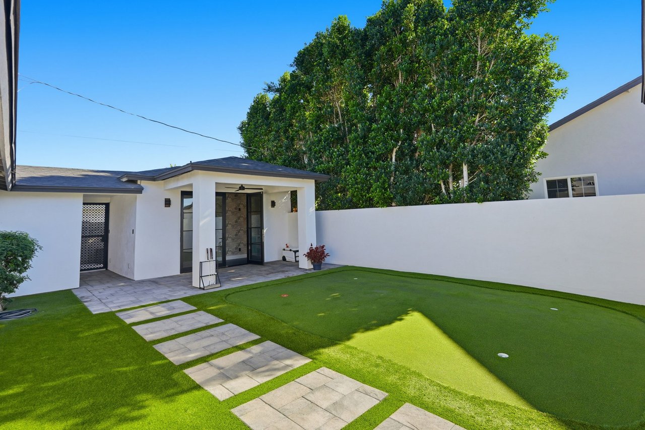 3901 E WELDON Avenue