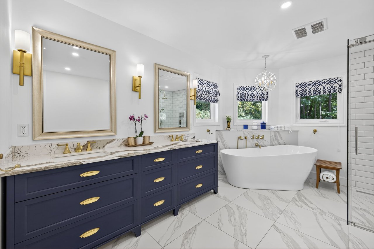 6 Falling Leaf Crt, Aurora