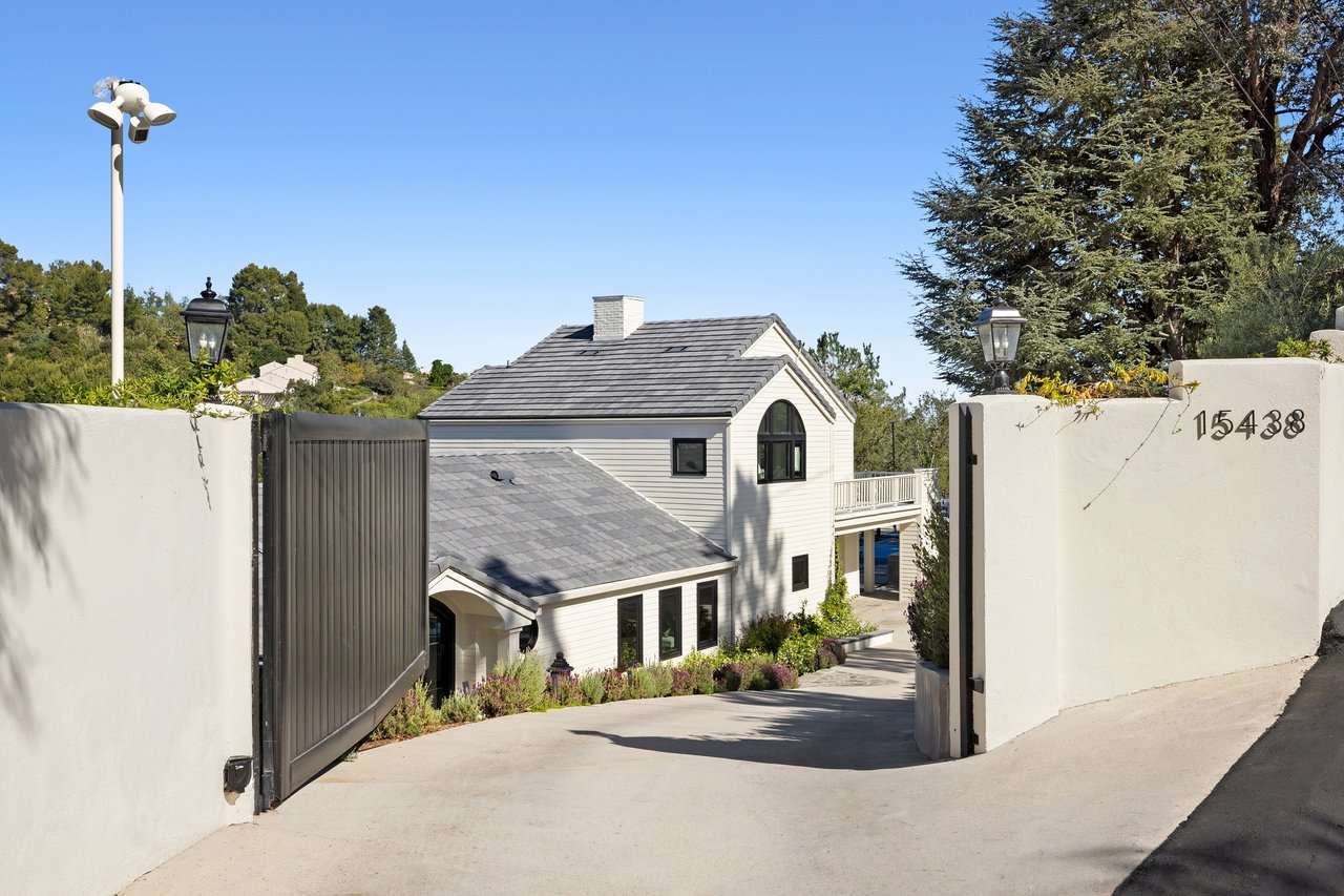 15438 Mulholland Drive