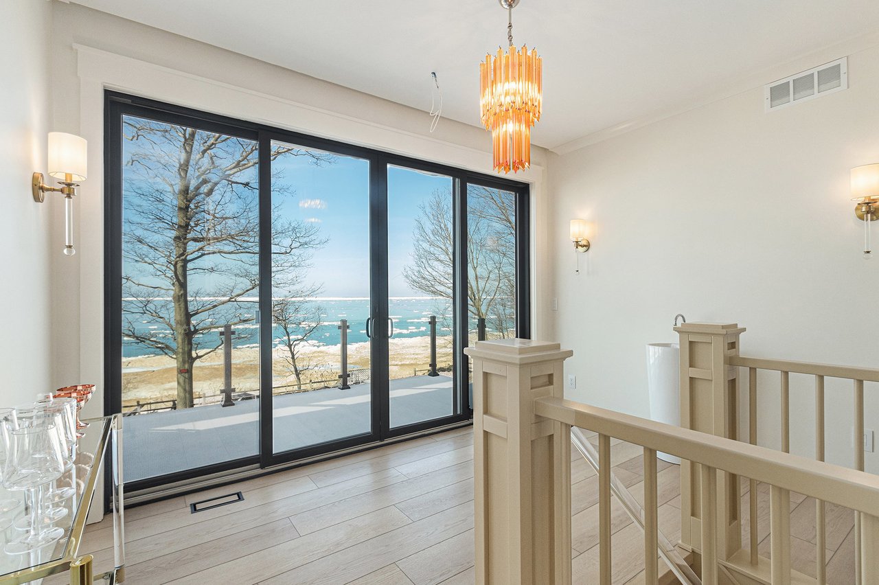 2578 2576, 2572 Lakeshore Drive