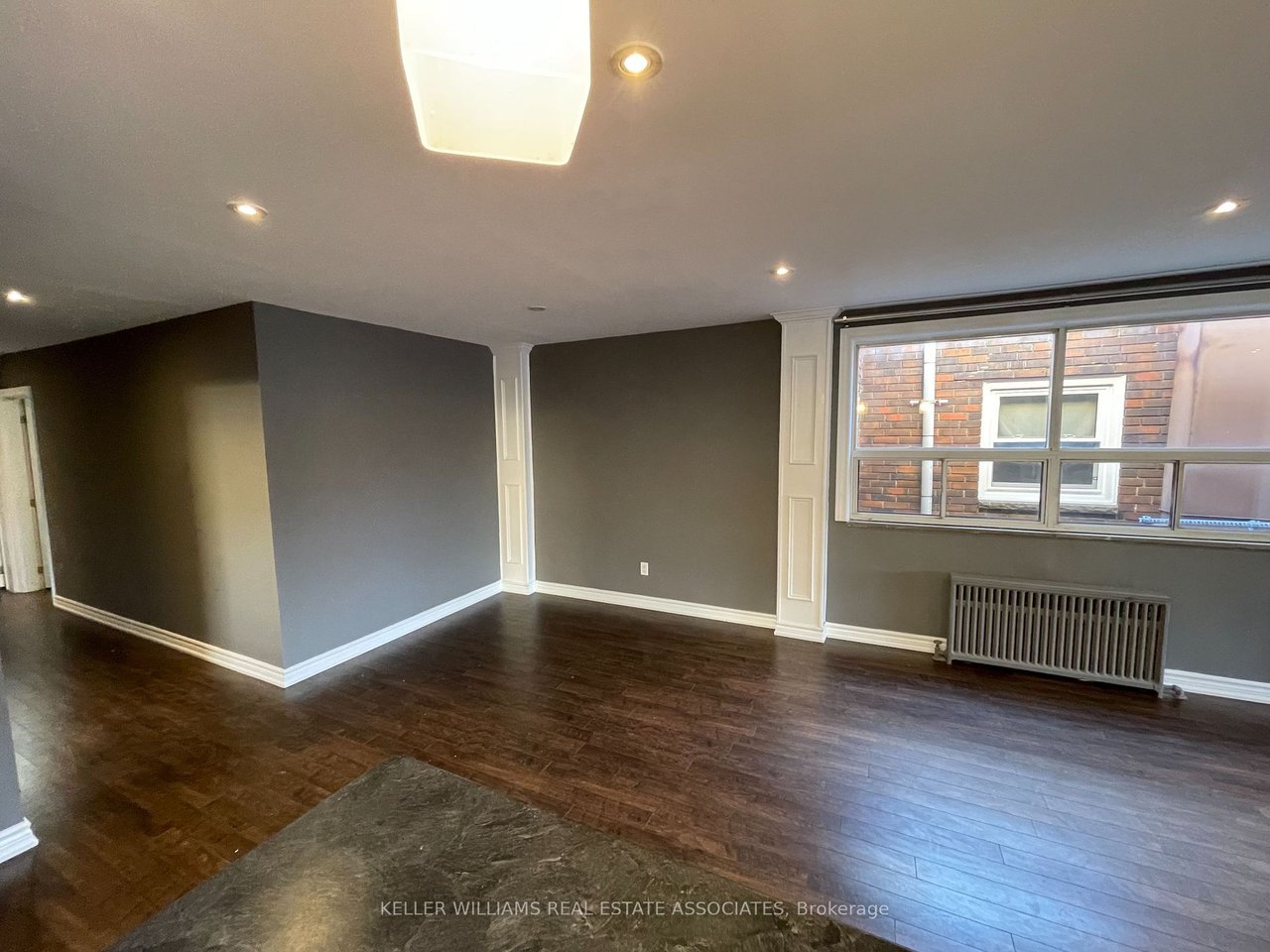 233 Lakeshore Rd E
