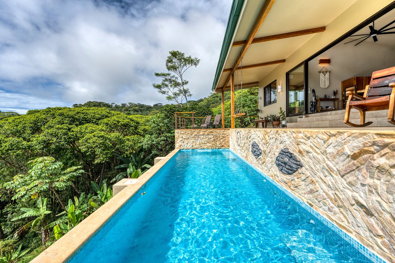 NEW PRIVATE MOUNTAIN HOME WITH OCEAN VIEWS ABOVE LAGUNAS