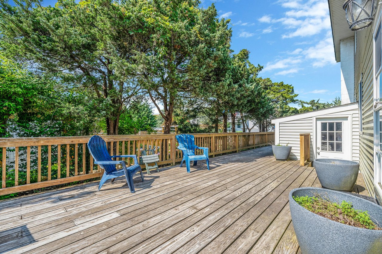 38 W Lighthouse Walk