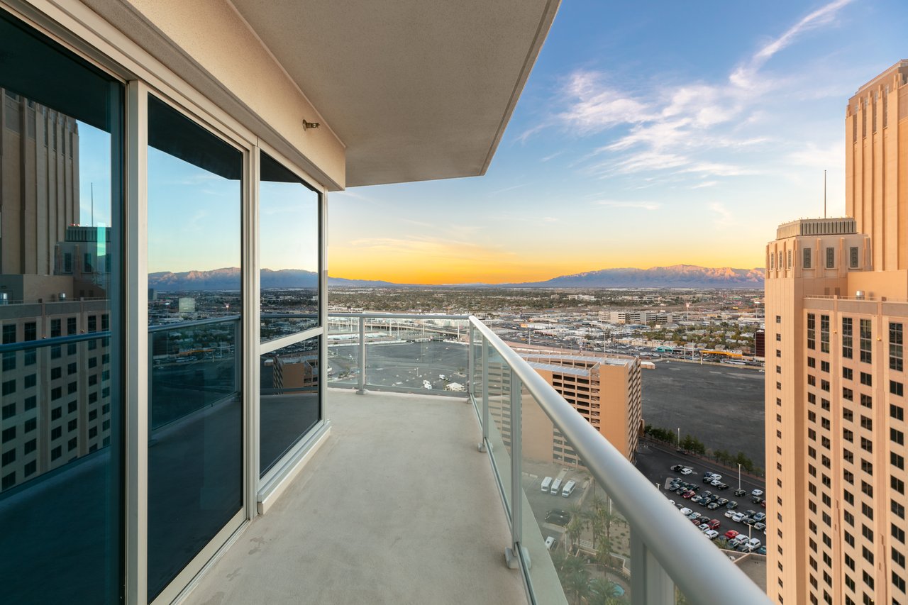 2700 Las Vegas Boulevard 2303