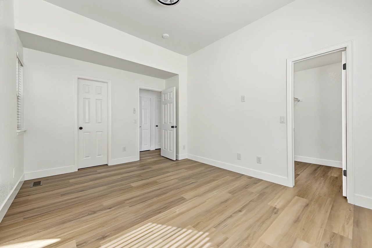 520 W 114th Pl