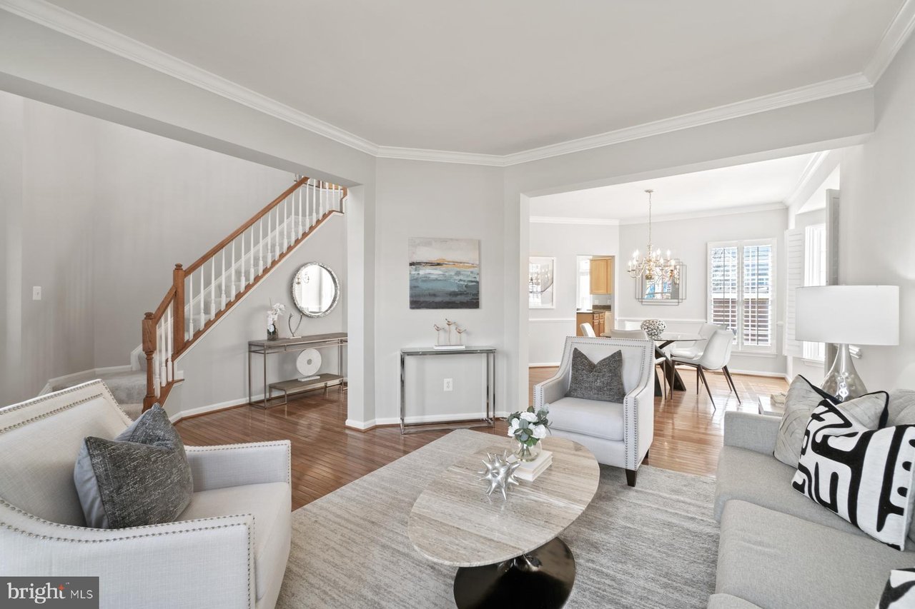 18252 Oak Lake Ct