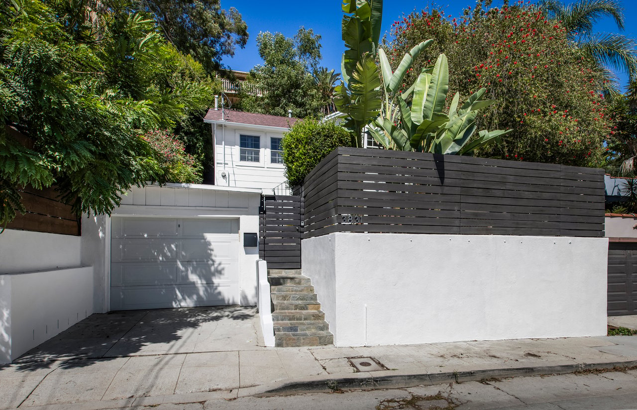 3831 Fernwood Avenue
