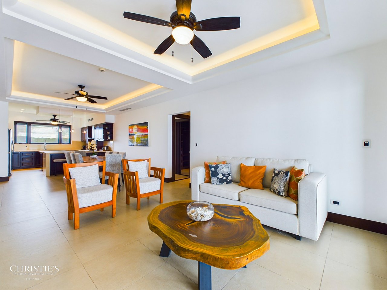 360 - 310 Splendor Penthouse