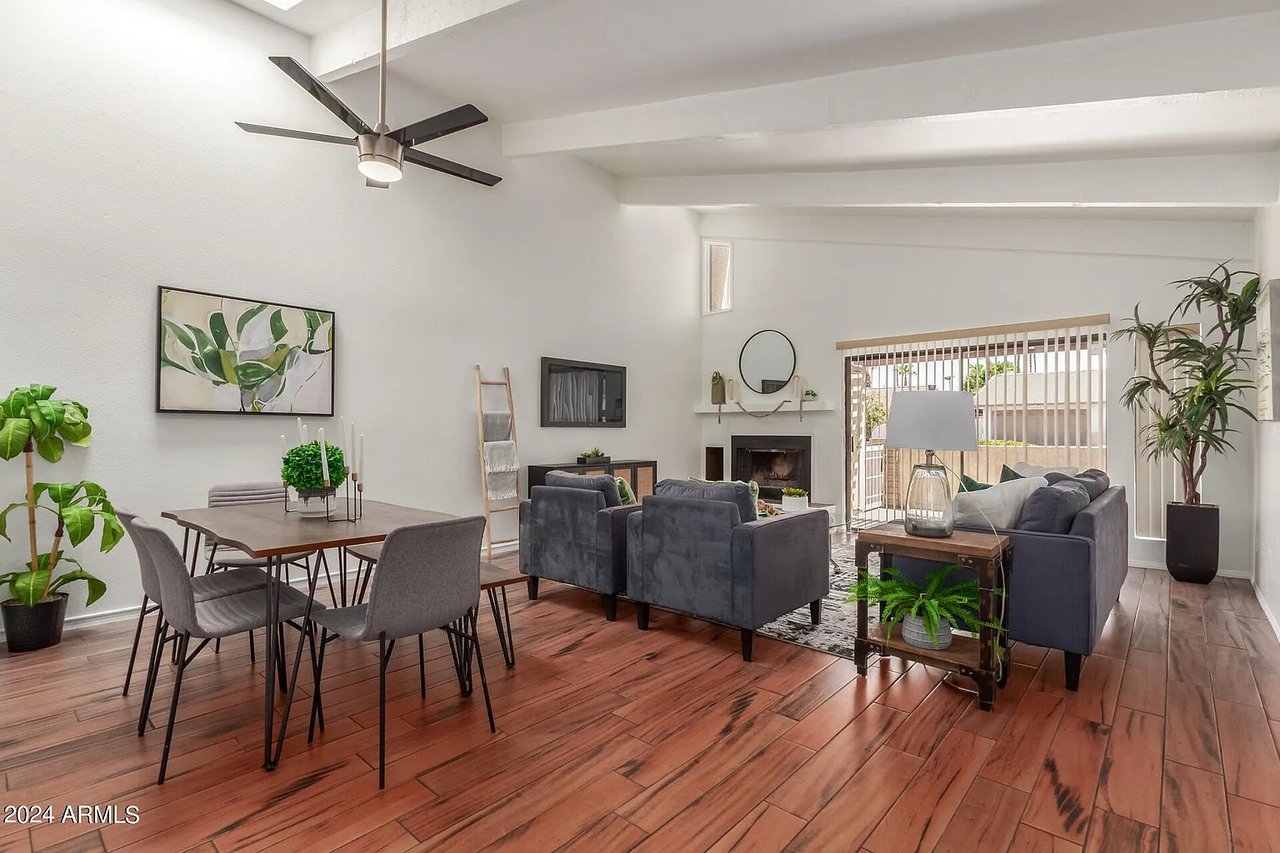 2703 E Shaw Butte Dr