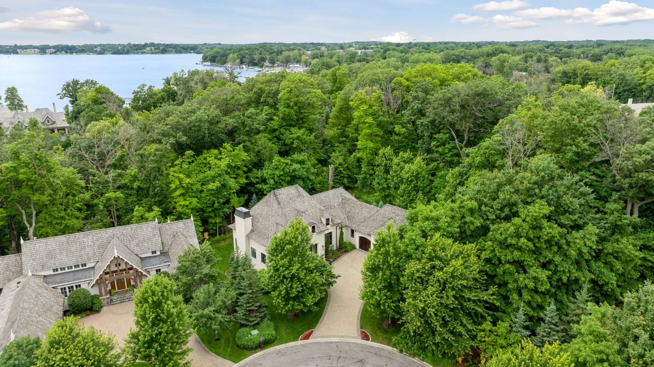 405 Carpenters Point, Wayzata