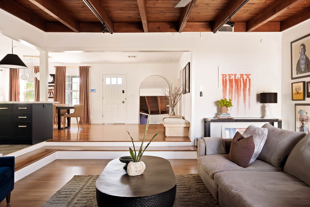 Effortless California Living in This Tarzana Ranch