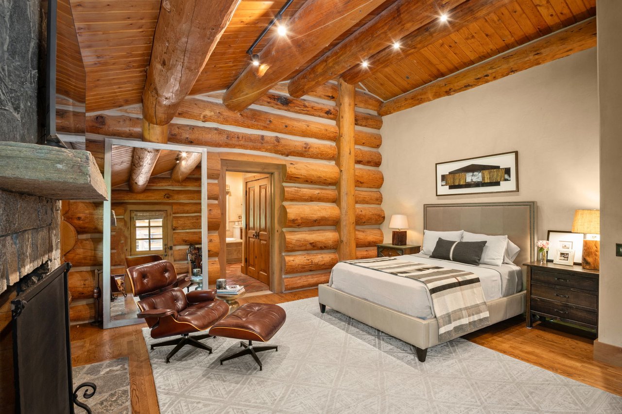 108 W Channel Ln