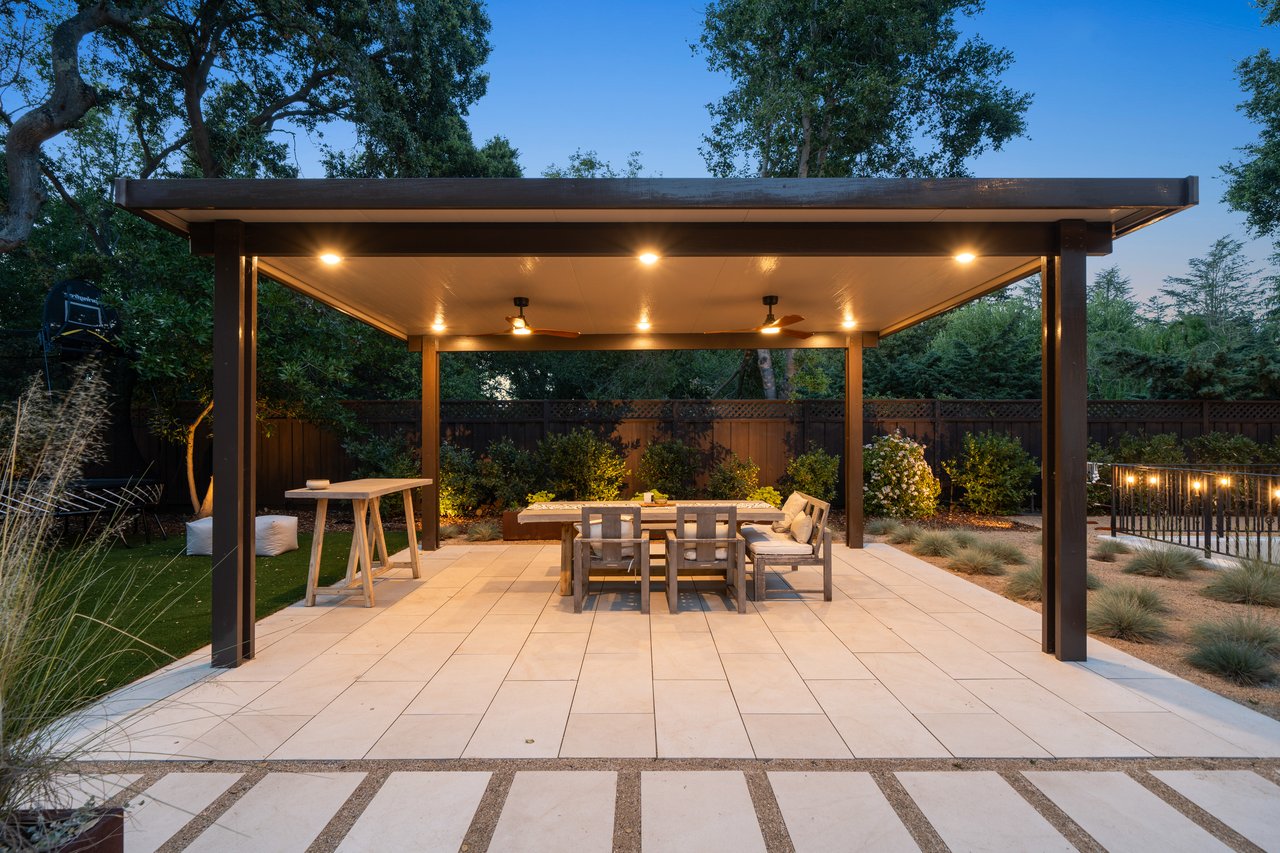 893 Laverne WAY