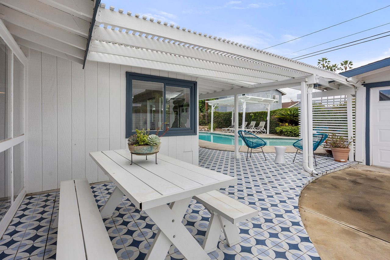 Tustin Cliff Home May For Sale