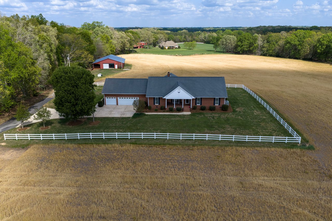 824 N Forest Hills School Rd