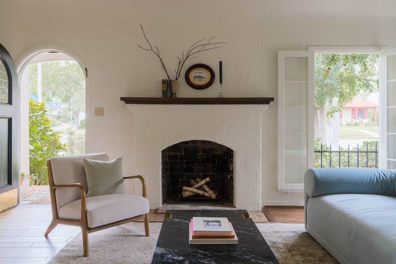 1990 Rose Villa St in Pasadena
