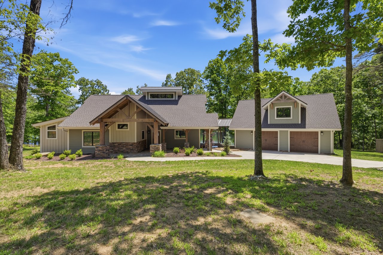 722 Hemlock Ln