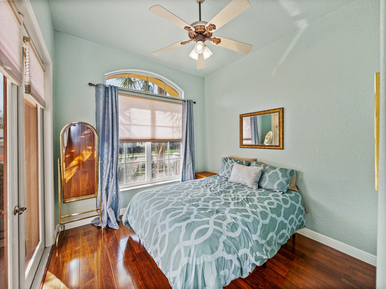 12333 WOODLANDS CIR