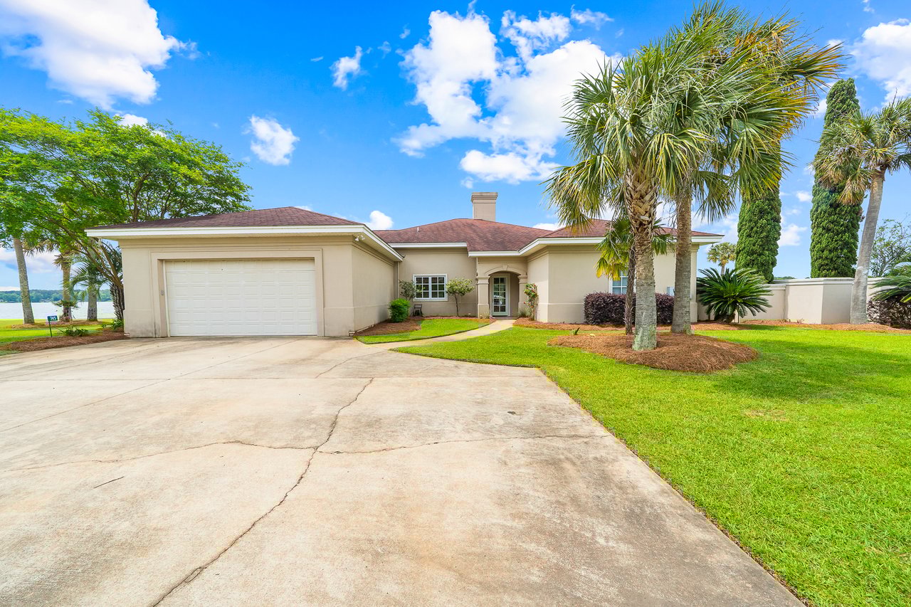 745 S Chickasaw Trail