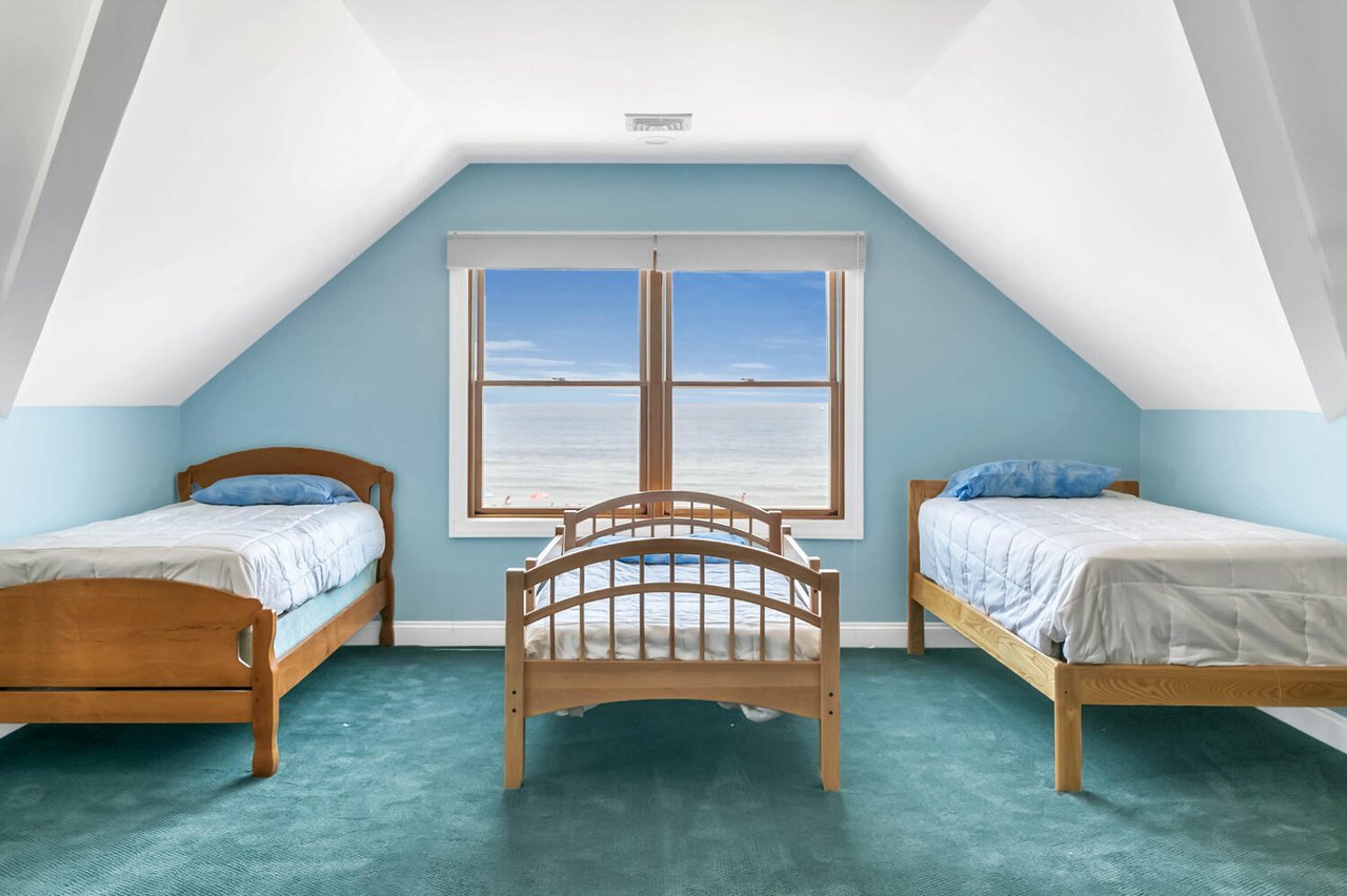 #1595 Summer Rental on the Oceanfront with Pool