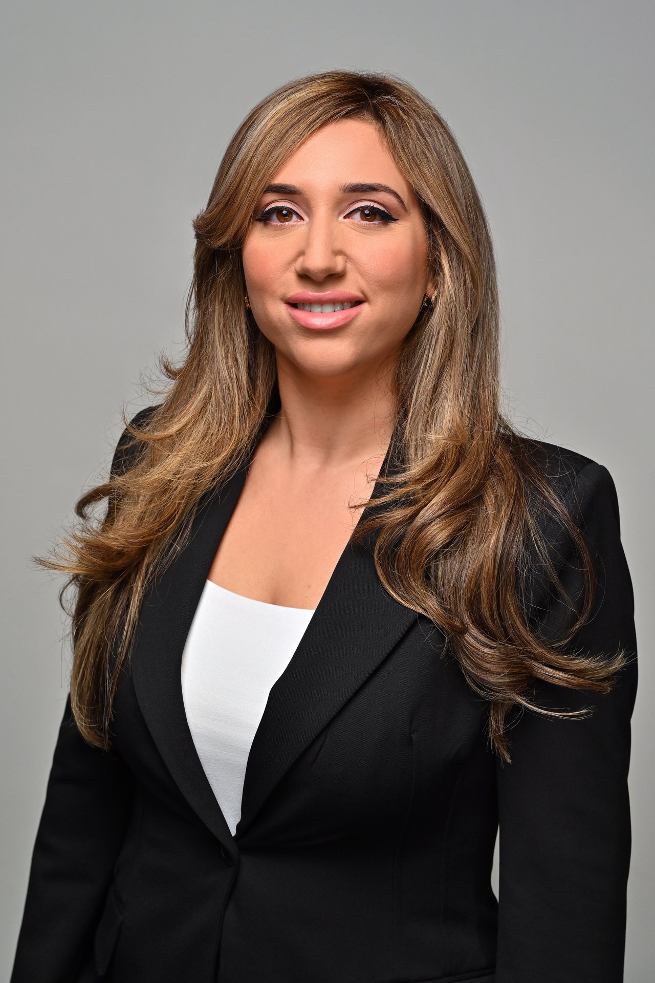 Iris Abaev, Luxury Real Estate Agent in the Five Towns with Gateway Homes Realty