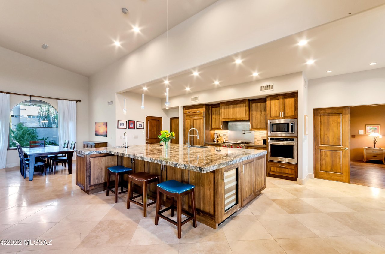 1931 E Buck Ridge Pl